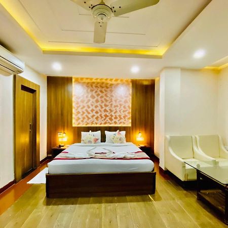 Hotel Ajay International Allahabad Luaran gambar