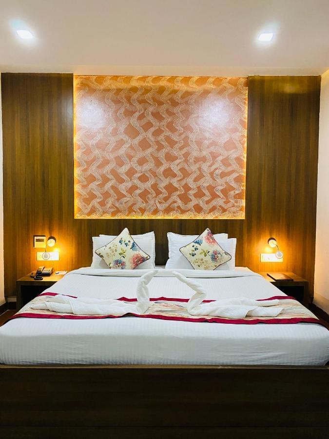 Hotel Ajay International Allahabad Luaran gambar