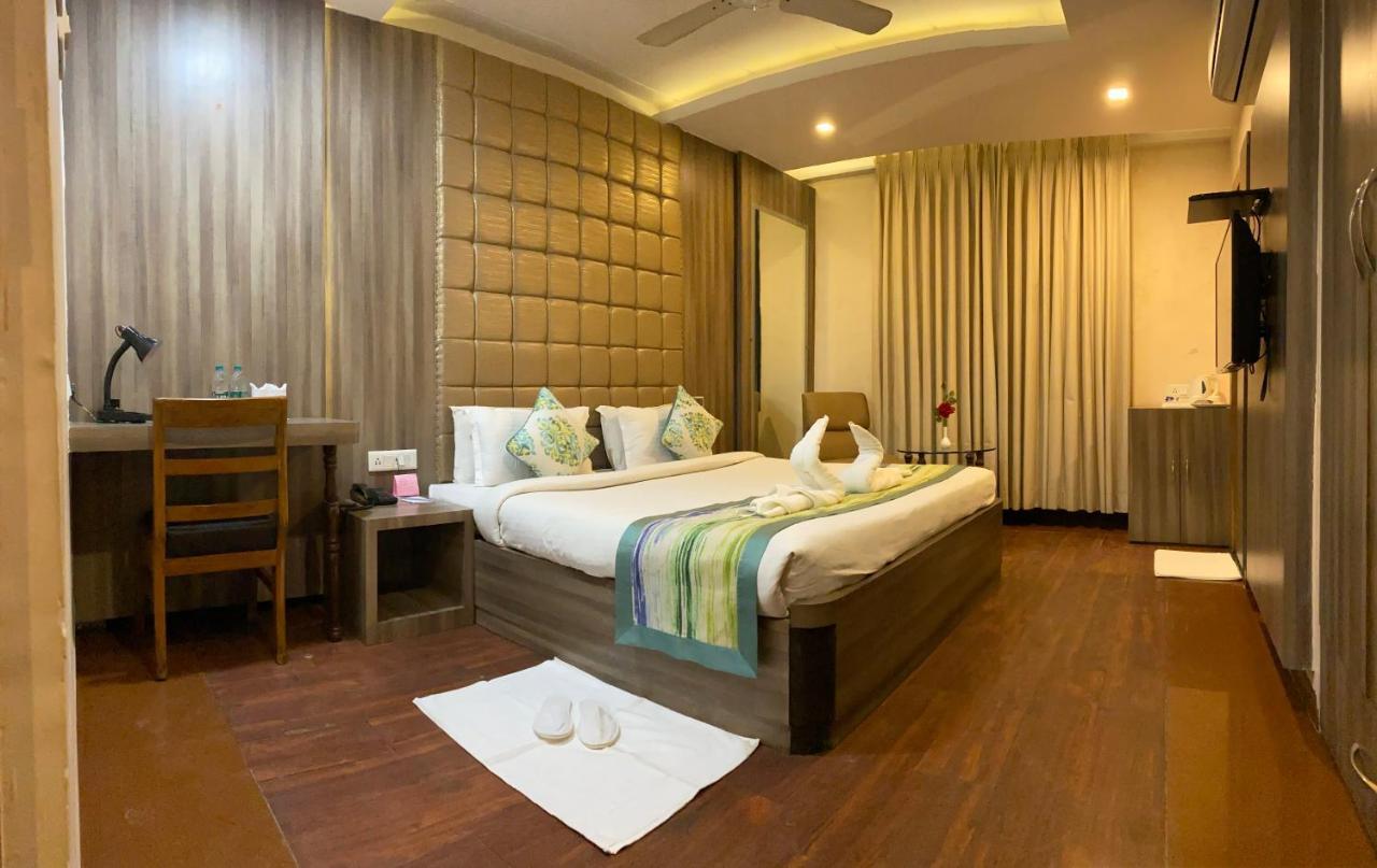 Hotel Ajay International Allahabad Luaran gambar