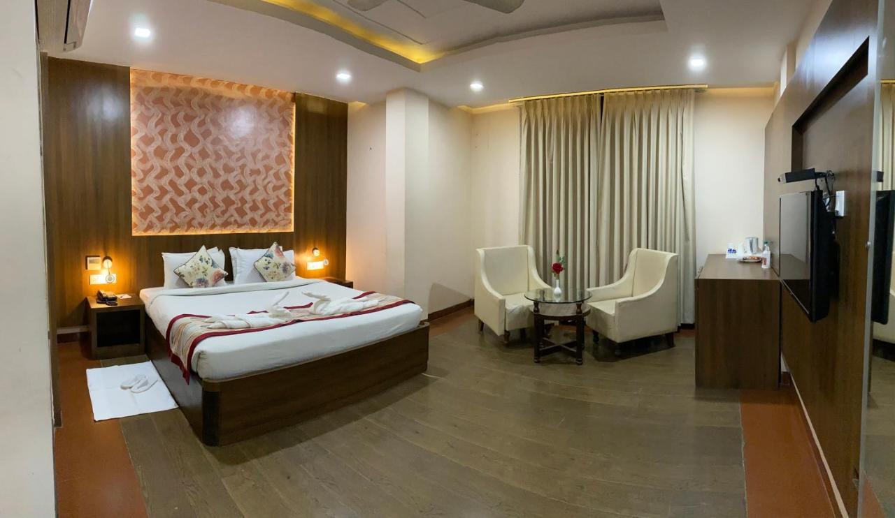 Hotel Ajay International Allahabad Luaran gambar