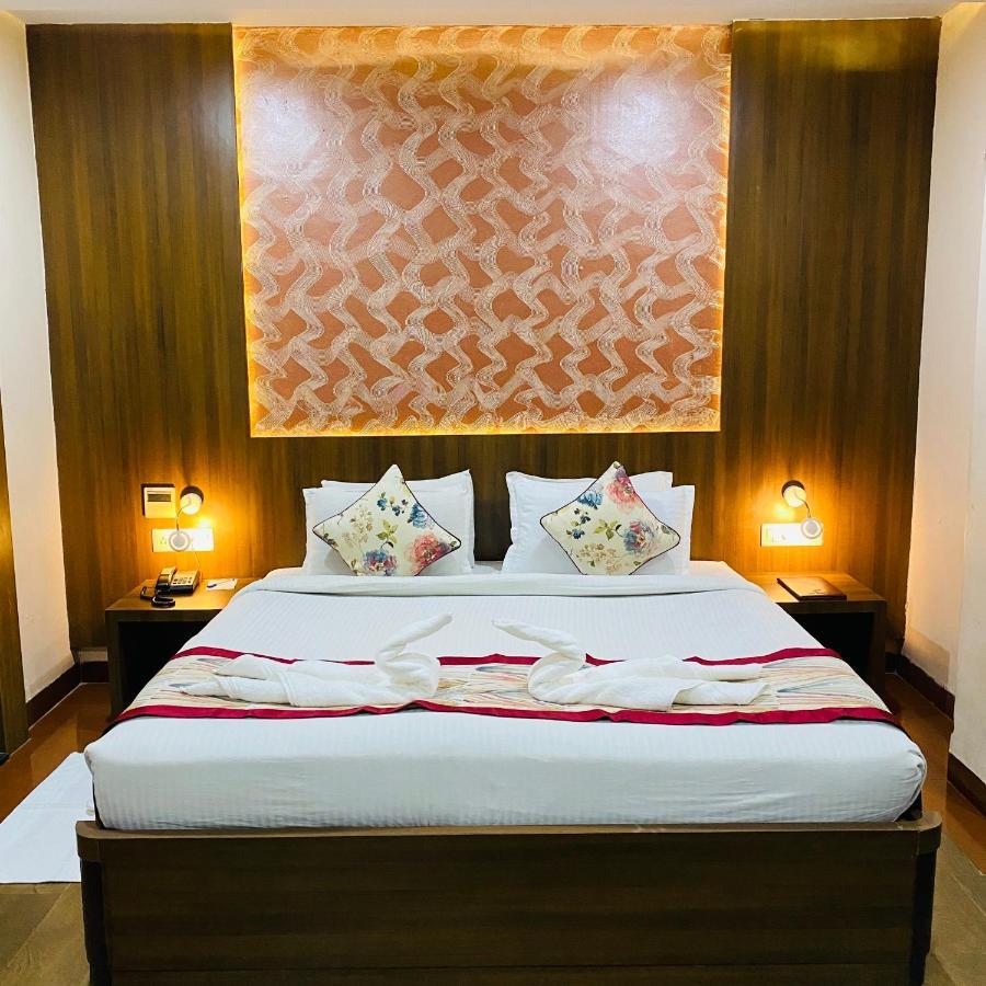 Hotel Ajay International Allahabad Luaran gambar