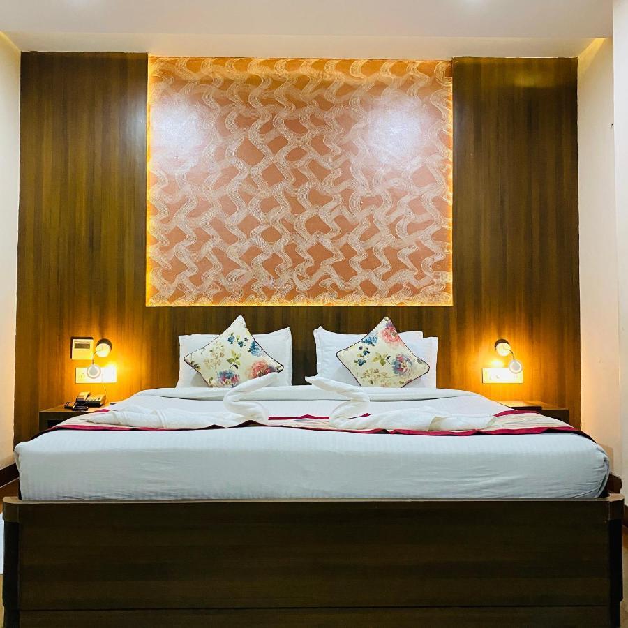 Hotel Ajay International Allahabad Luaran gambar