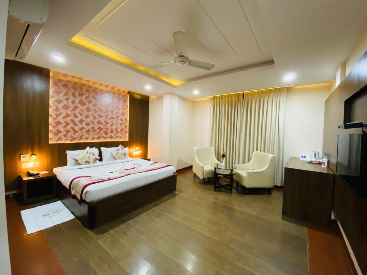 Hotel Ajay International Allahabad Luaran gambar