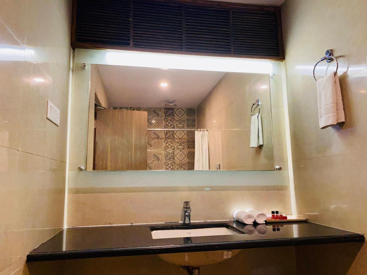 Hotel Ajay International Allahabad Luaran gambar