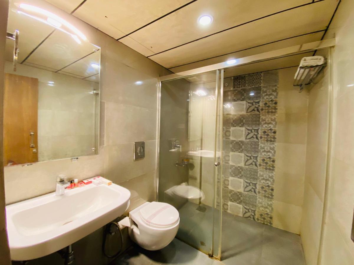 Hotel Ajay International Allahabad Luaran gambar