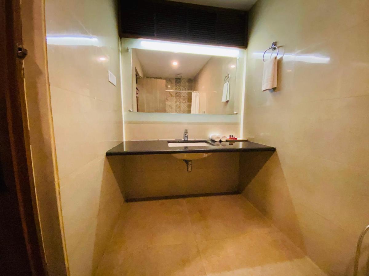 Hotel Ajay International Allahabad Luaran gambar